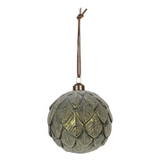 Tobozformájú, deres felületű, zöldarany színű üveg karácsonyfadísz szett.