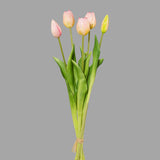 5 bimbós szálból álló, rózsaszín színű mű tulipáncsokor.