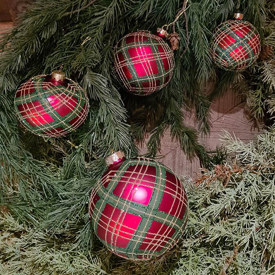 Skót kockás mintázatú, üveg karácsonyfadísz szett.