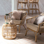 Mediterrán, natúr színű, bambuszhatású alumíniumból készült, kerti dohányzóasztal teakfa fedlappal