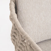 Kortárs stílusú, bézs színű, design kerti szék natúr színű teakfa lábakkal