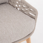 Kortárs stílusú, bézs színű, design kerti fotel natúr színű teakfa lábakkal