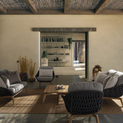 Kortárs stílusú, szürke színű, design kerti fotel natúr színű teakfa lábakkal