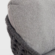 Kétszemélyes, szürke színű, design kerti kanapé szürke natúr színű teakfa lábakkal