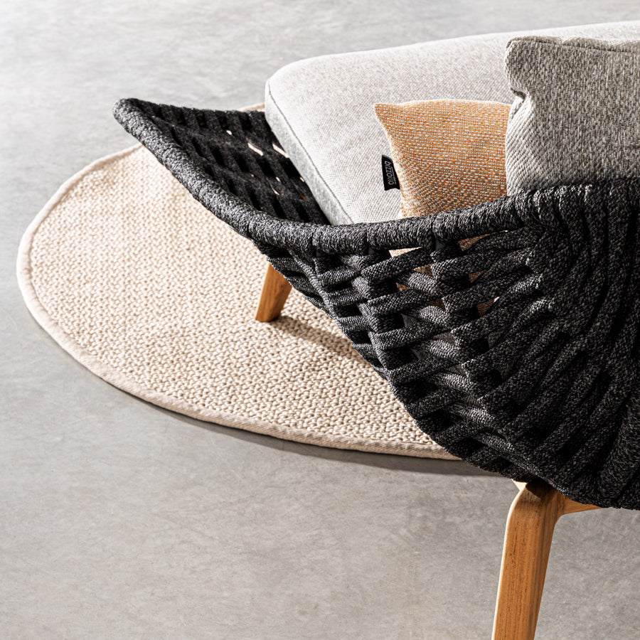 Kétszemélyes, szürke színű, design kerti pihenőágy natúr színű teakfa lábakkal