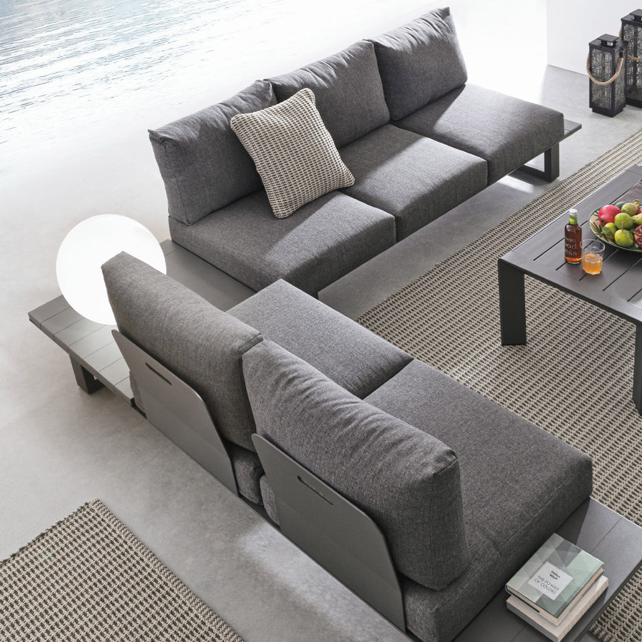 Konnor ötszemélyes L alakú kültéri sarokkanapé modern teraszon