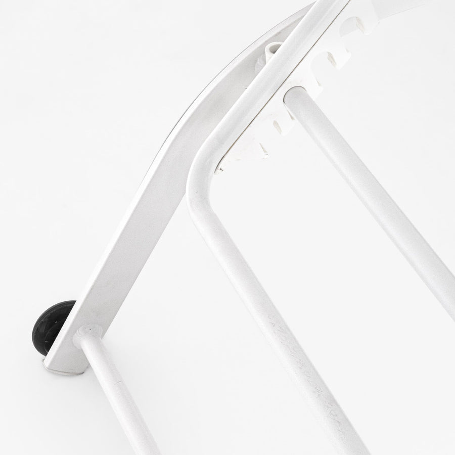 kortárs stílusú, dönthető, fehér színű, alumínium kerti napozóágy