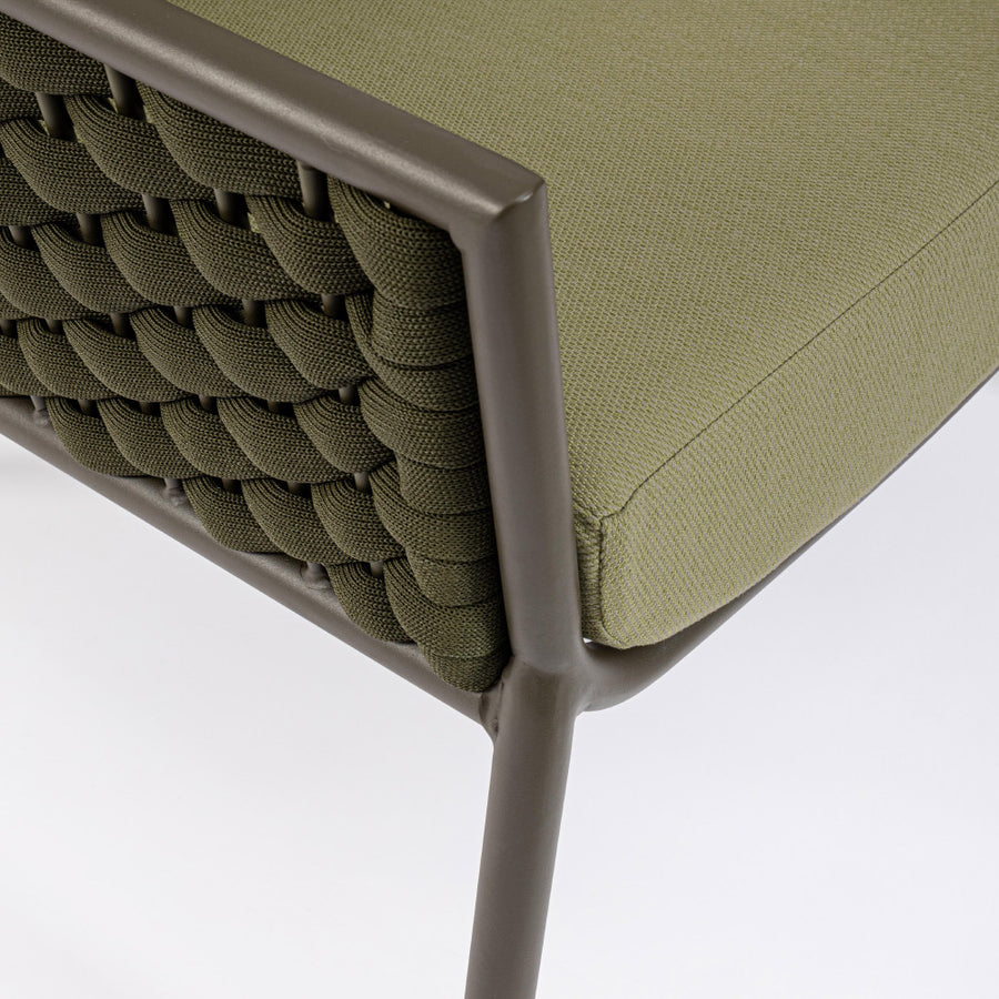 Olívazöld színű, design kerti fotel alumínium vázzal, kötélfonat burkolattal