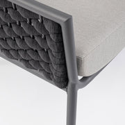 Kétszemélyes, szürke színű, design kerti kanapé alumínium vázzal, kötélfonat burkolattal