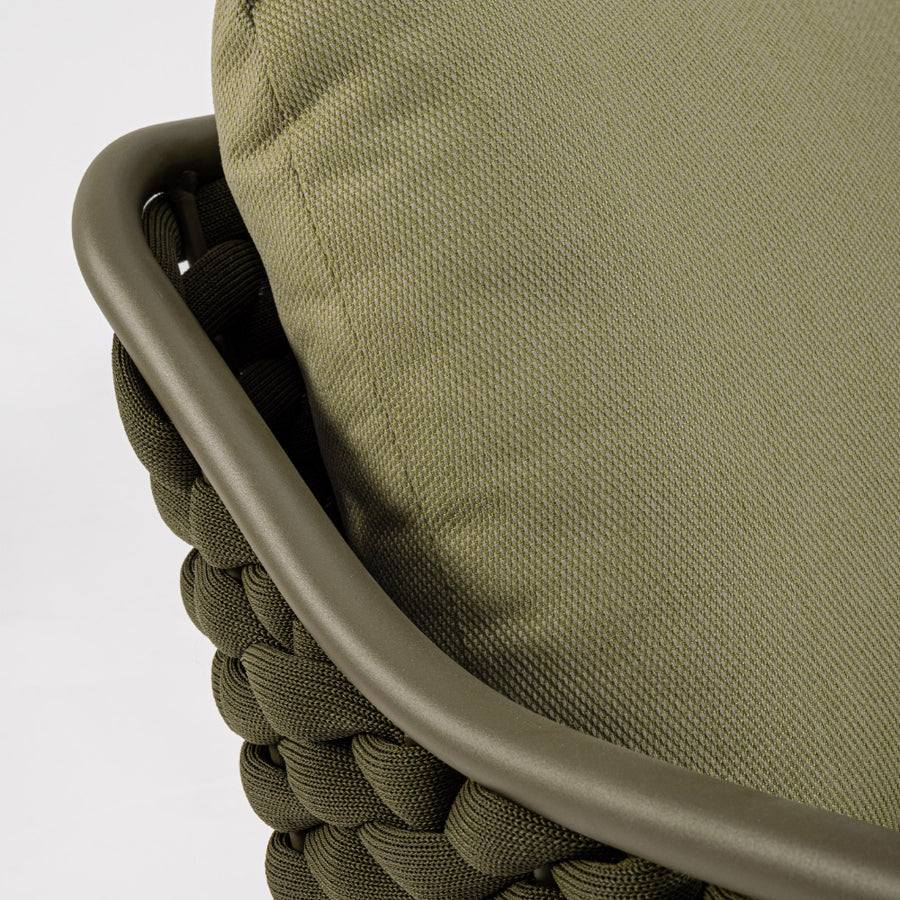 Kétszemélyes, olívazöld színű, design kerti kanapé alumínium vázzal, kötélfonat burkolattal