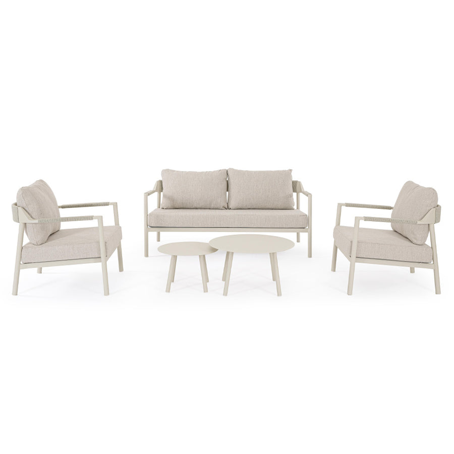 Kortárs, bézs alumíniumból készült,  kerti ülőgarnitúra homokszínű ülő- és hátpárnákkal.