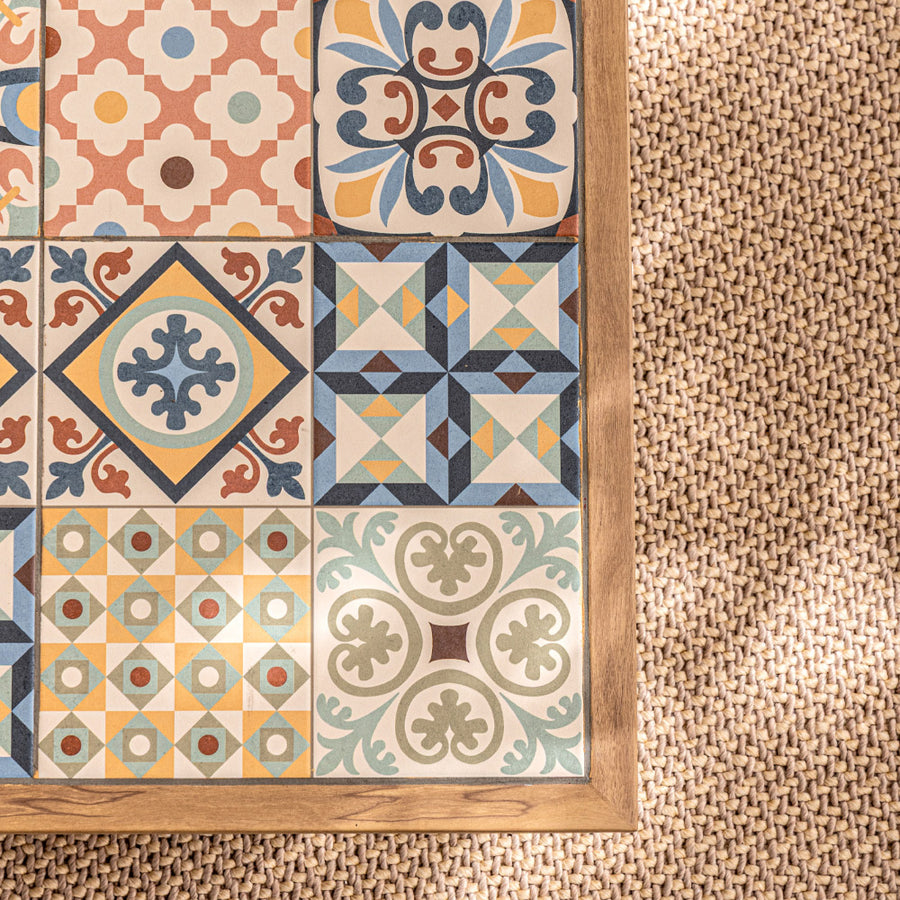 Kalimera dohányzóasztal porceláncsempés asztal napsütötte teraszon