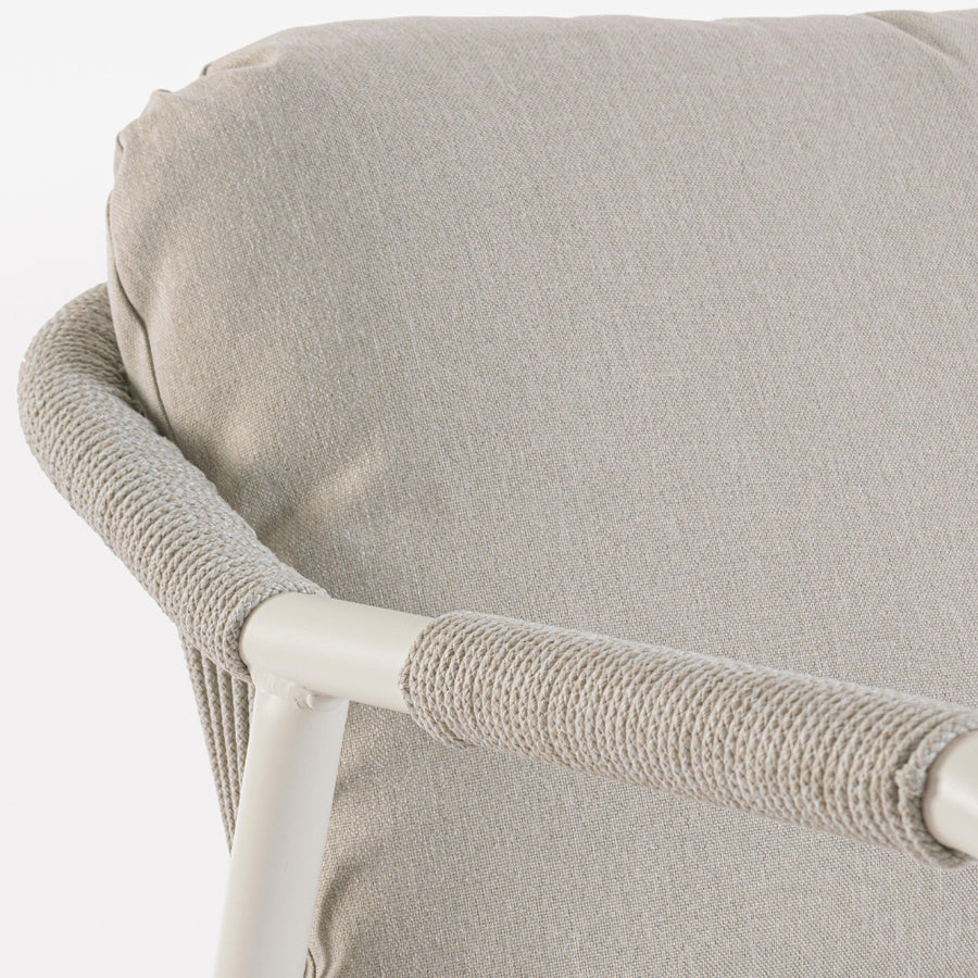 Miravet kültéri fotel részlet olefin kötélfonatos háttámlával és karfával