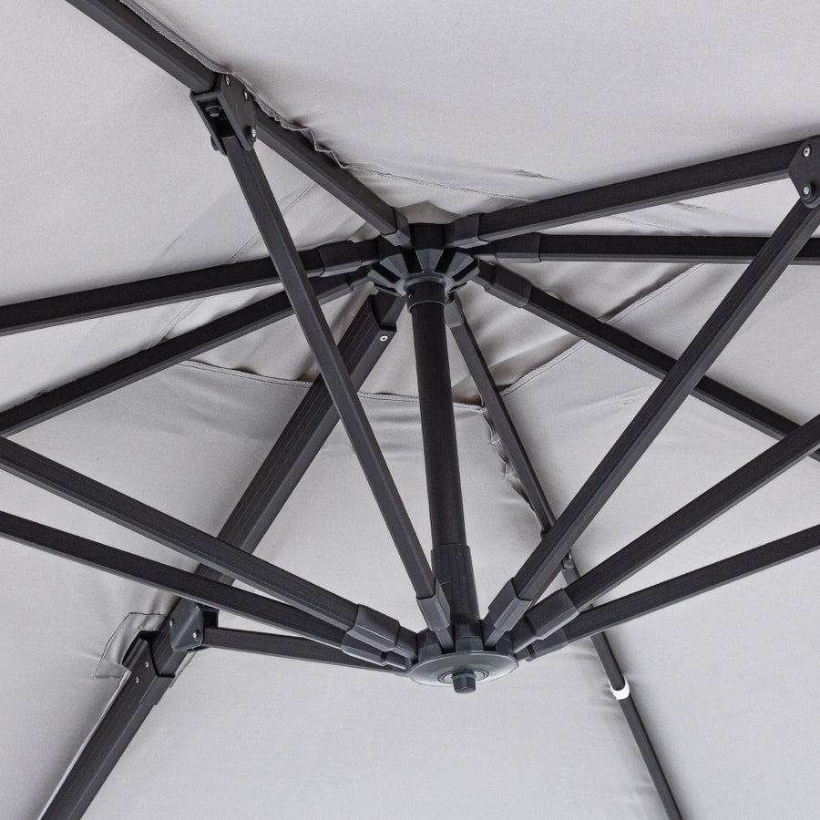 alumínium bordaszerkezet és központi mechanika részlet alulnézetből