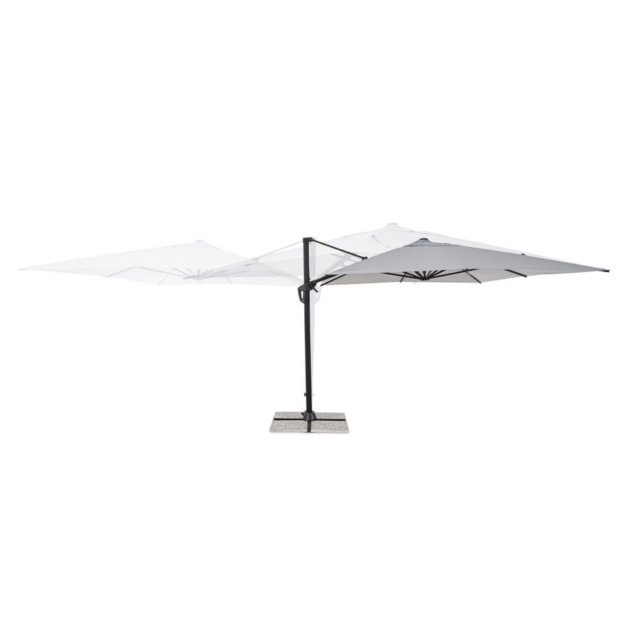 Eloxált alumíniumvázas prémium napernyő, halványszürke polieszter ponyvával, és 360°-os elforgathatósággal.