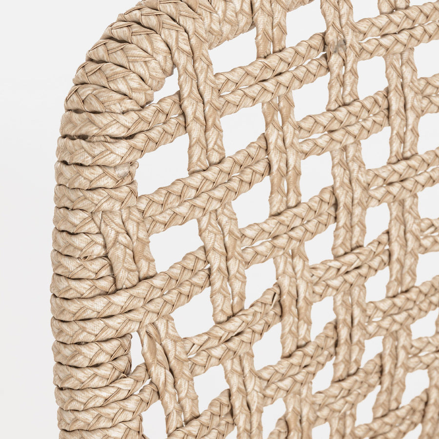 Kortárs stílusú, alumínium vázas, natúr színű kerti szék teakfa lábakkal