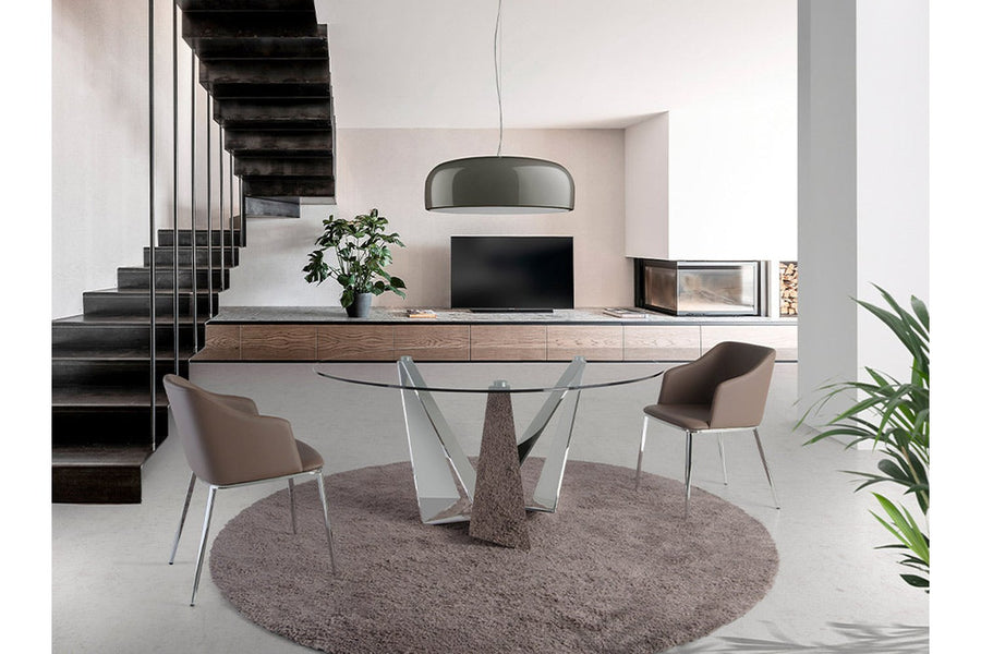 Kortárs stílusú, krómszínű, acélból készült, dizájn étkezőasztal edzett üveglappal.
