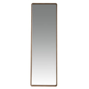 Kortárs stílusú, diófa furnérral borított kerettel rendelkező, dizájn falitükör.