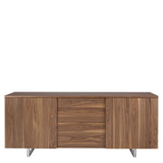 Kortárs stílusú, diófa furnérral borított, dizájn tálaló tolóajtókkal.