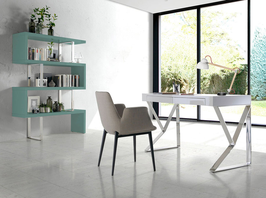 Angel Cerdá design szék íróasztal mellett modern térben