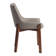 Angel Cerdá design étkezőszék oldalnézet krémszínű műbőrrel