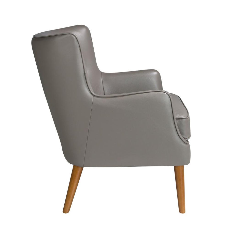 Angel Cerdá hamuszürke design fotel oldalnézet fa lábakkal