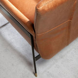 Angel Cerdá bőrfotel részlet fekete acél szerkezettel