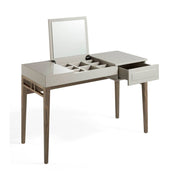 Kortárs stílusú, törtfehér színű fésülködőasztal, diófa lábakkal, tükörrel és ékszerdobozzal.