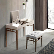 Halványszürke design fésülködőasztal modern hálószobai enteriőrben
