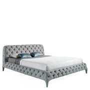 Kortárs stílusú, fenyőfavázas, szürke színű, szövettel kárpitozott dizájn franciágy