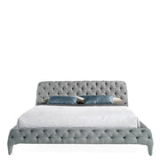 Kortárs stílusú, fenyőfavázas, szürke színű, szövettel kárpitozott dizájn franciágy