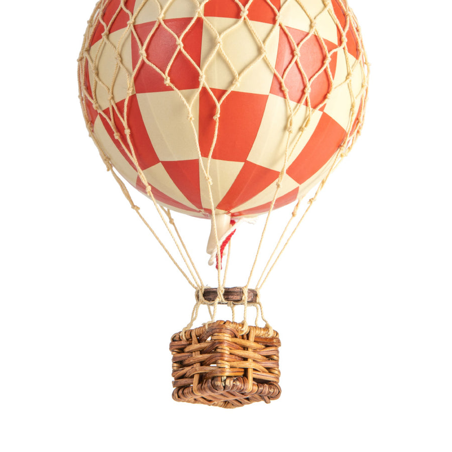Vintage stílusú, kis méretű, függeszthető, piros-bézs színű dekorációs hőlégballon díszdobozban