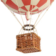 Vintage stílusú, függeszthető, piros-bézs színű dekorációs hőlégballon díszdobozban