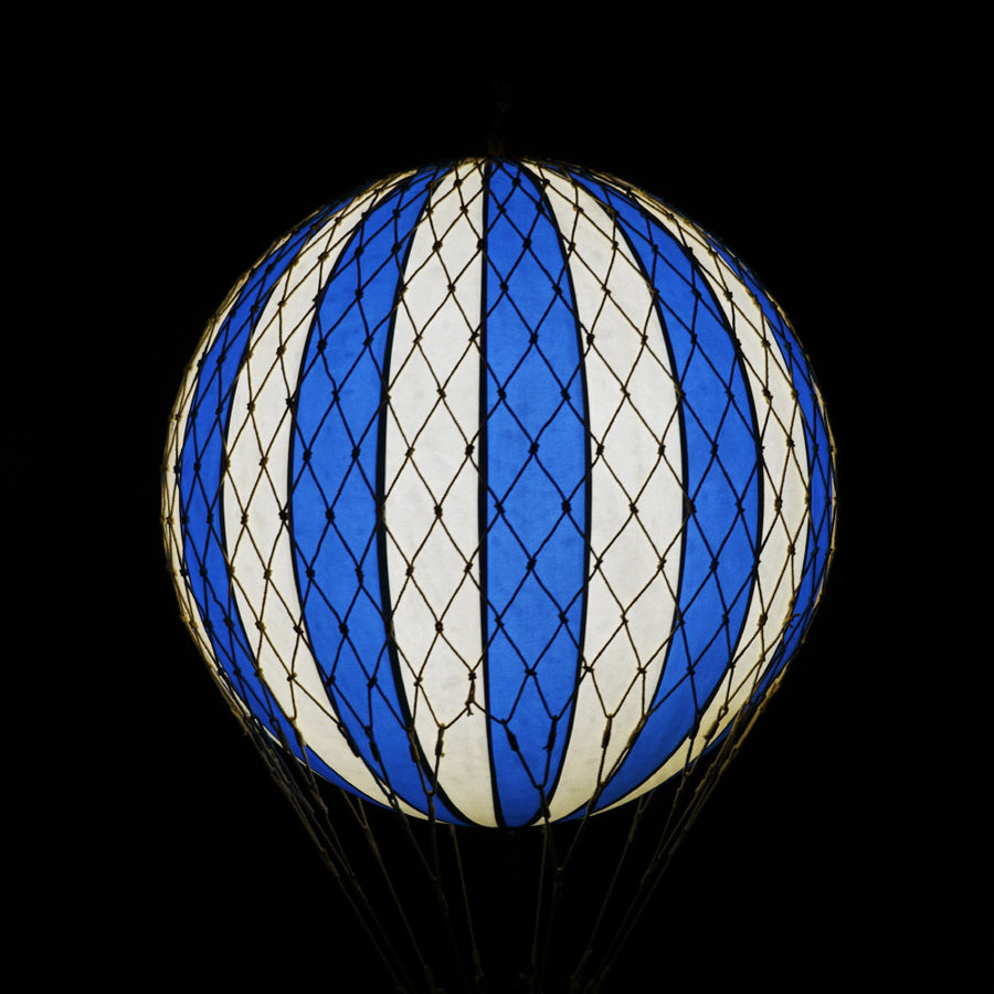 Vintage stílusú, függeszthető, kék-bézs színű dekorációs hőlégballon LED világítással