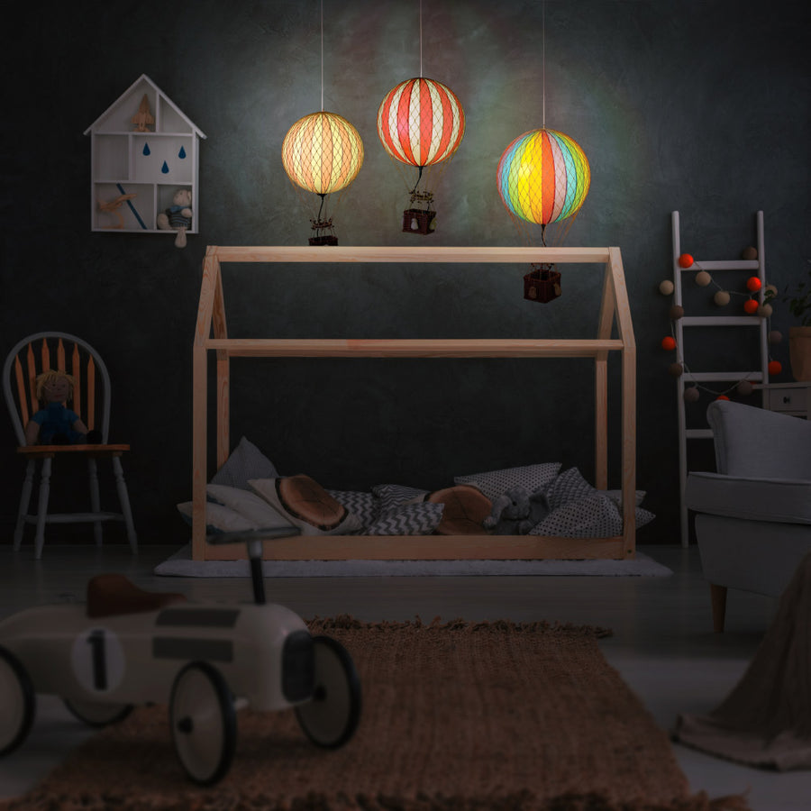 Gyermekszoba szivárványos LED-es hőlégballonnal