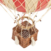 Vintage stílusú, nagy méretű, függeszthető, piros-bézs színű dekorációs hőlégballon díszdobozban