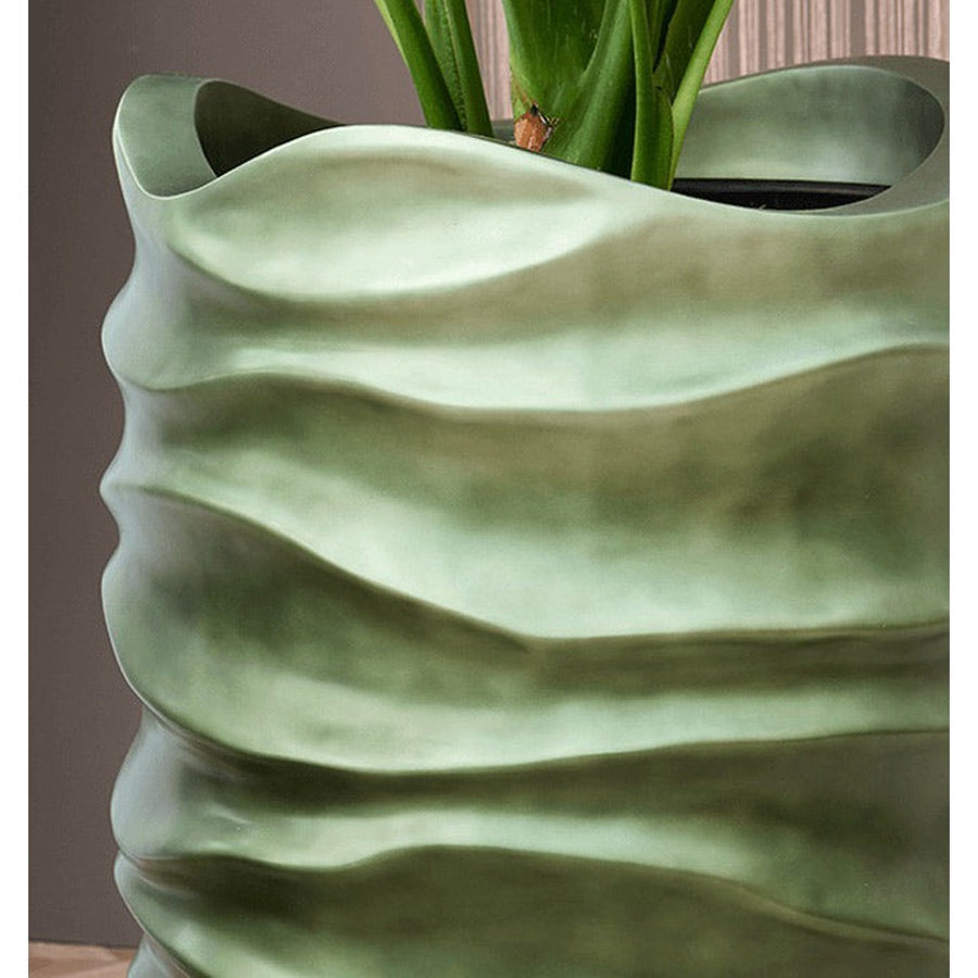 BAQ Gradient kaspó részlet – zöld színátmenetes, kézzel festett felület és ívelt perem közelről.