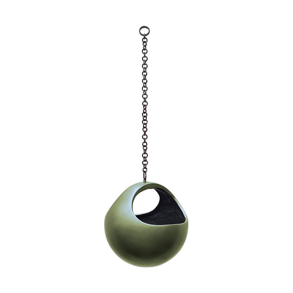 Kézzel festett BAQ Gradient kompozit függeszthető kaspó Forest Green árnyalatban, láncos felfüggesztéssel, gömb formában, Ø 21 cm.