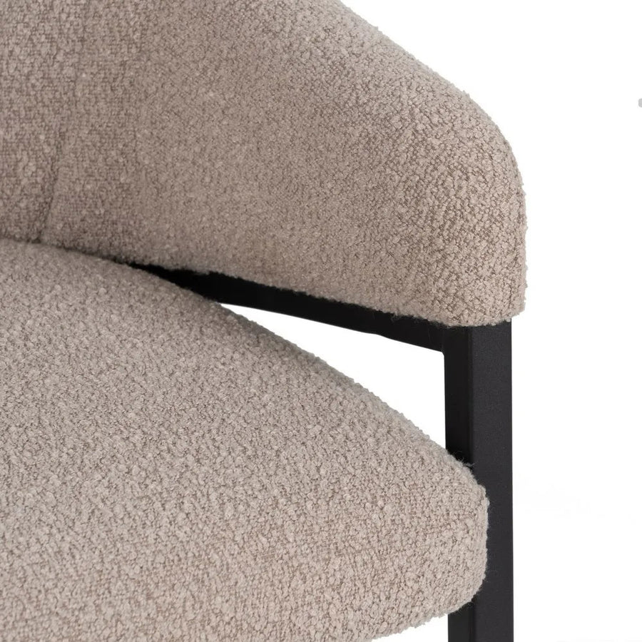 Kortárs stílusú, fekete színű fém étkezőszék bézs színű, poliészter kárpitozással