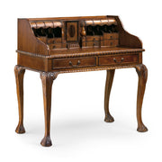 Klasszikus stílusú, mahagónifából készült, Chippendale stílusú, kézműves szekreter