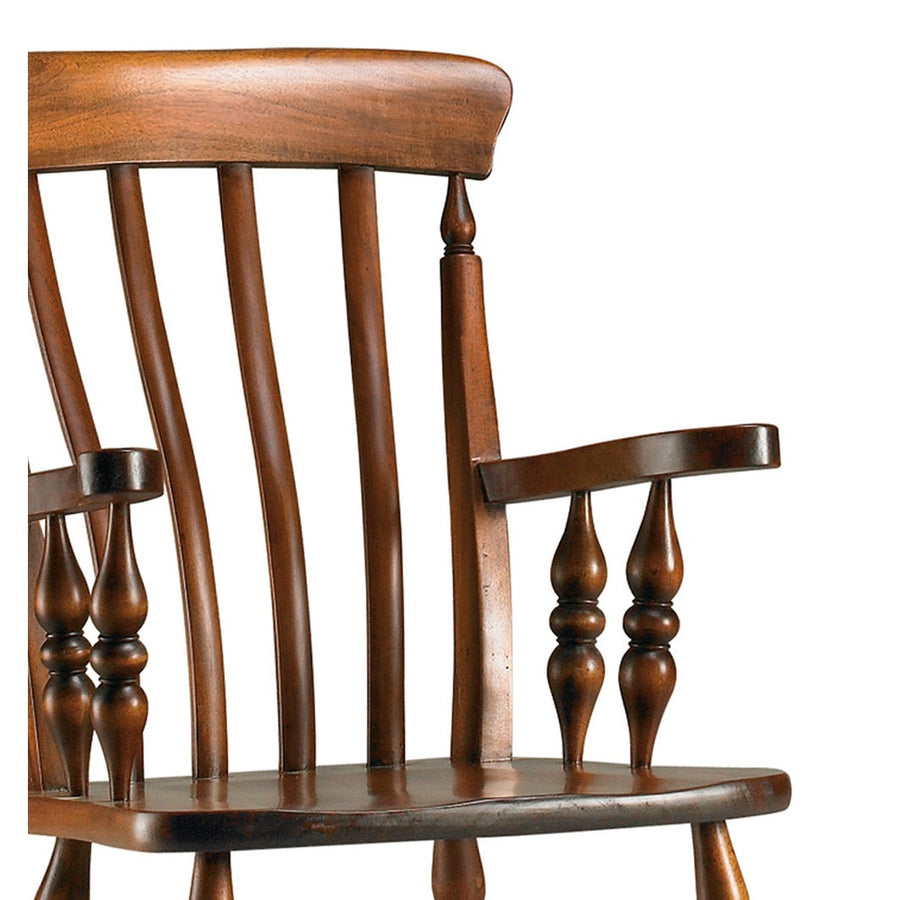 Koliniál stílusú, mahagónifából készült, kézműves hintaszék háttámla és karfa részlete.