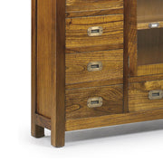 Loft stílusú, mindifából készült, nagyméretű konzolszekrény fiókokkal és vitrines résszel.