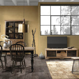 Siena TV-állvány enteriőrben – TV-vel és dekorációval, koloniál stílusú nappali