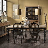 Siena étkezőasztal enteriőrben – koloniál étkező, tálalószekrénnyel és vitrinnel