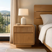 Modern, tömör teakfából készült, natúr színű ágyvég