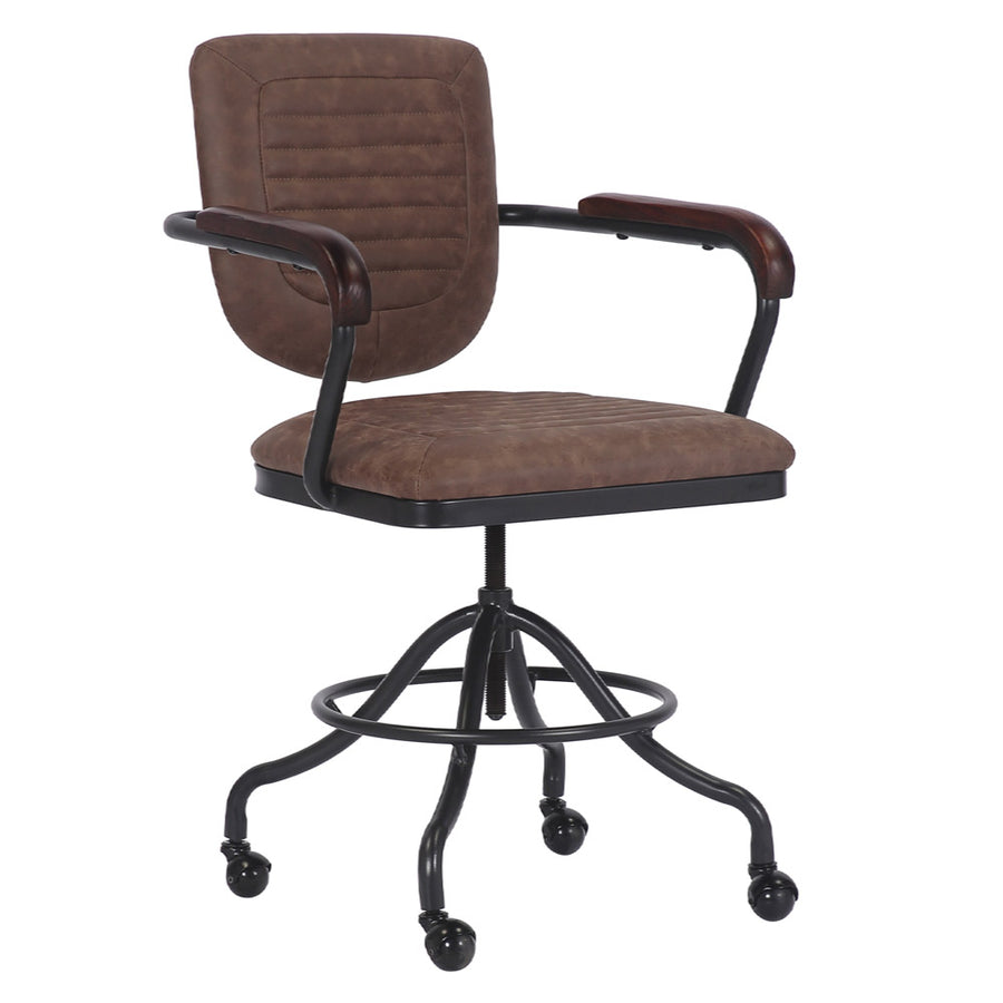 Loft stílusú, műbőr ülőkés és háttámlás irodaszék fa karfával.