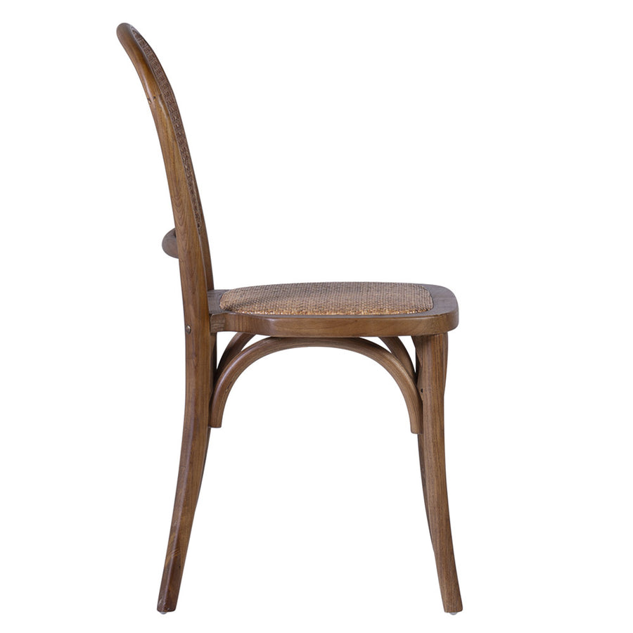 Koloniál stílusú, tölgyfából készült étkezőszék rattan ülőfelülettel és háttámlával.