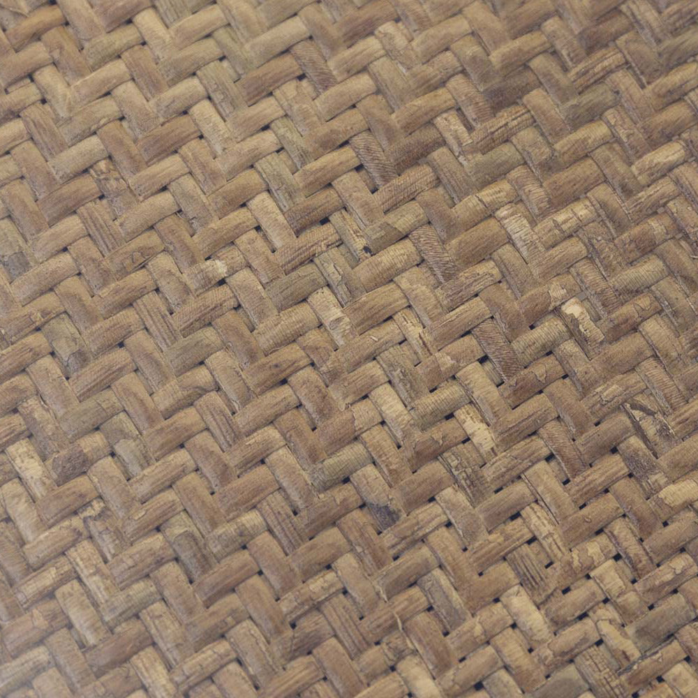 Koloniál stílusú, tölgyfából készült, kör formájú étkezőasztal rattan- és üvegbetéttel.
