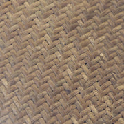 Koloniál stílusú, tölgyfából készült, kör formájú étkezőasztal rattan- és üvegbetéttel.