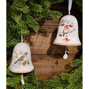 Téli énekesmadárral díszített karácsonyi kerámia harang.